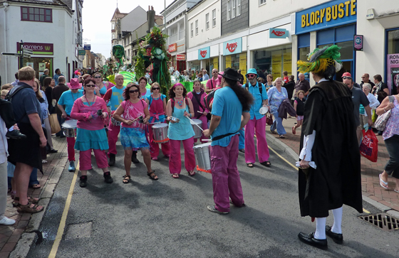 Parade in High Street